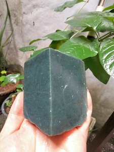 新疆和田玉塔县黑青塔青细料原石山料公斤料明料练手边角毛料889g