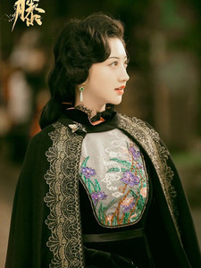 景甜司藤同款2022年春季新款丝绒连衣裙女法式收腰高级感蕾丝裙子