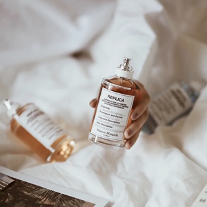 梅森马吉拉慵懒周末白床单maisonmargiela淡香水温暖壁炉爵士酒廊