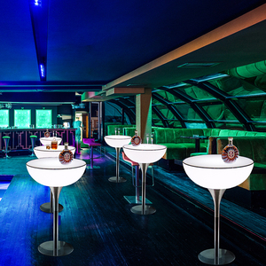 创意酒吧桌椅组合音乐清吧小酒馆高脚圆桌户外天台酒店发光桌子