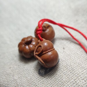 龙纹桃核雕刻精品小件葫芦南瓜苹果成人婴儿礼物手链挂件平安福禄