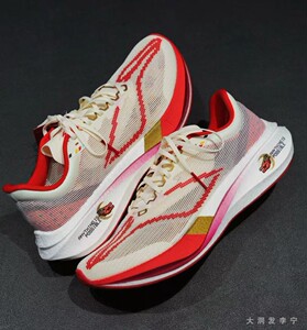 李宁2024飞电3c龙年限定男子碳板42丝高回弹竞速透气跑鞋armt037