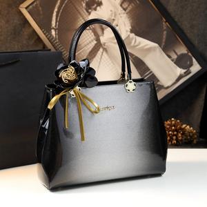 酒红色亮漆皮真皮女包-淘宝拼多多热销酒红色亮漆皮真皮女包货源拿货