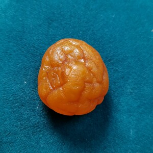 天然原矿琥珀蜜蜡俄料原皮脑纹海漂籽原石手串单圈配饰配件可打孔