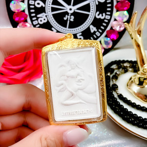 泰国手工艺佛牌真品 阿赞维拉贴 清纯白衣吊坠 婀娜多姿 镀金外壳