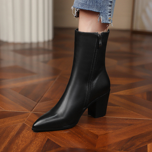 春秋尖头粗跟高跟短靴女靴子真皮44特大码45牛皮46马丁靴牛皮裸靴