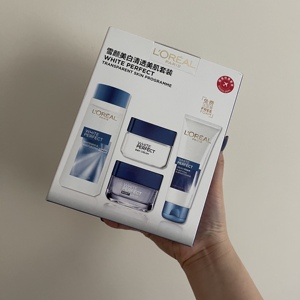 泰国欧莱雅雪颜水润美白淡斑补水四件套洁面爽肤水防晒日霜晚霜