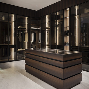 重庆全屋定制烟熏木皮意式轻奢高端步入式衣帽间中岛台整一体衣柜