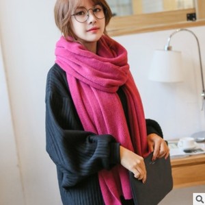 2019韩版同款纯色针织毛线女冬天围巾披肩两用长款加厚韩国玫红色