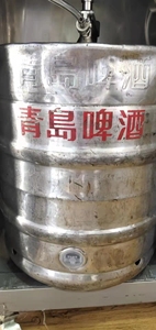 青岛啤酒不锈钢桶鲜啤图片