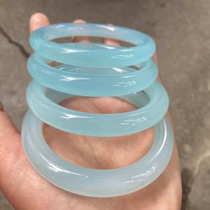 天然天青色玉髓玛瑙圆条镯子美人镯手镯水晶天蓝玉镯时尚礼品饰品
