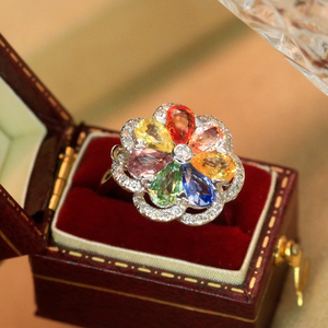 七彩钻石戒指