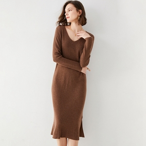 22秋冬羊绒连衣裙女v领宽松开叉毛衣裙100纯羊毛过膝针织打底长裙