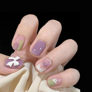 美甲贴片成品拆卸学生