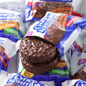 进口俄罗斯三明治巧克力饼干榛子花生炼乳夹心多口味零食独立包装