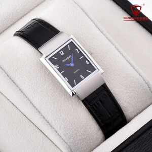 名盾手表女士时尚潮流新款长方形防水带钢壳石英表超薄休闲女表