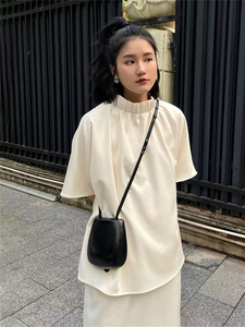 2022年夏季运动休闲套装女轻熟风小众米色t恤小香风半身裙两件套