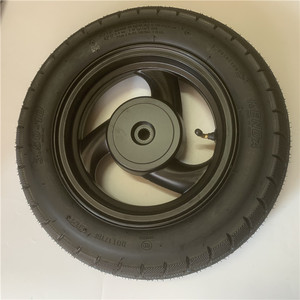 踏板摩托车后轮毂