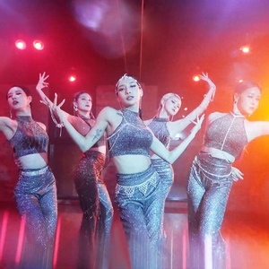 韩舞服装女性感女团套装闪亮银丝爵士舞蹈服女韩版现代舞ds演出服
