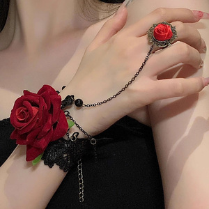 暗黑系朋克风红玫瑰戒指手链一体女复古哥特花朵手环蕾丝手腕饰品