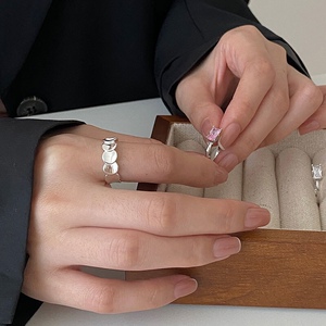 网红戒指女抖音银