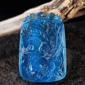 巴西天然海蓝宝精雕凤凰方牌吊坠女通透无杂裂微棉海水蓝水晶挂件