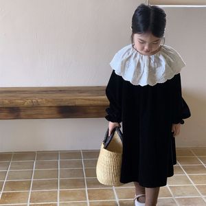 韩版童装2023秋季新款女童法式复古赫本风蕾丝领连衣裙儿童公主裙