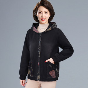 大码牛仔外套女春秋时尚妈妈夹克短款开衫上衣加肥老人衣服奶奶装