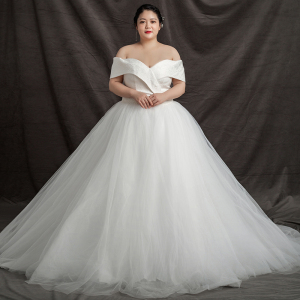 婚纱特大码一字肩