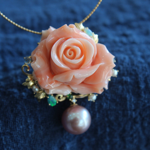 慕鸣珠宝台湾宝石玫瑰花吊坠原创设计18k金镶嵌翡翠女款粉色挂坠