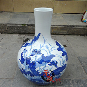 景德镇陶瓷器花瓶 手工雕刻手绘青花瓷荷花 古典客厅摆件天球瓶