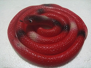 130厘米红蛇红色蛇软胶蛇塑胶整蛊玩具假蛇眼镜蛇圆头蛇田蛇蟒蛇