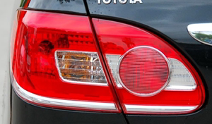 适用于10-12年款新老款丰田花冠后尾灯左右刹车灯倒车灯罩外壳