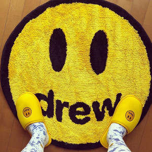 drewhouse贾斯汀比伯快闪限定居家潮牌笑脸圆形短毛绒黄色地毯