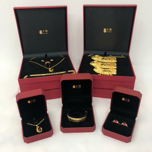 新款大福求婚首饰盒黄金戒指项链手镯猪牌吊坠盒手链对戒包装礼盒