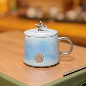 星巴克马克杯2022新款梦幻星空渐变双鱼尾咖啡杯情侣带盖陶瓷杯