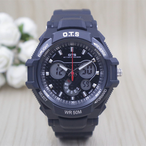奥迪斯ots青少年电子表黑金炫酷学生男孩防水潮流时尚多功能夜光