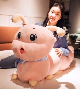 日本代购毛毛虫毛绒玩具抱枕玩偶长条公仔夹腿睡觉女生床上布娃娃