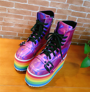 舒淼家实拍镭射紫色漆皮彩虹底厚底定制短靴女靴马丁靴女鞋松糕鞋