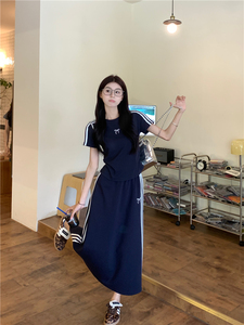 WW维维家大码女装2024韩版运动休闲时尚三条杠短袖T恤半身裙套装