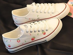 爆改潮款白色低帮手绘草莓鞋休闲时尚涂鸦帆布鞋可爱小清新彩绘鞋