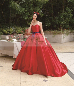 烈焰。进口缎面红色礼服公主裙女童模特走秀十岁生日晚礼服亲子装