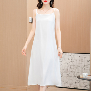 白色吊带裙女内搭胖mm大码宽松醋酸绸缎中年打底裙气质时髦连衣裙