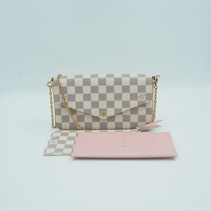 lv棋盘格三合一,一包三用,有单独的小手包,卡包,很火的链条