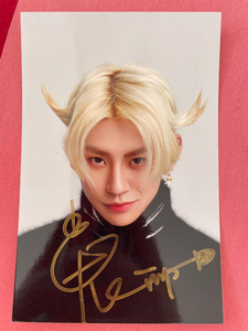 出小鬼王琳凯签名照