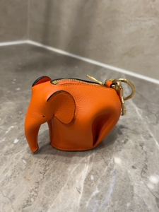 loewe 橙色小象钥匙包挂件.本人购于上海静安嘉里中心品牌