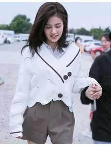 春秋韩版女生针织衫外套设计感不对称开衫毛衣修身显瘦长袖上衣