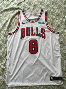 nike 公牛拉文球衣 球员版 au 52 xl