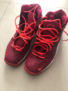 nike 大air 气垫 皮蓬水滴.酒红色.尺码45.内长2