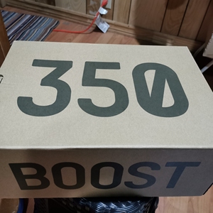 椰子350v2鞋盒图片